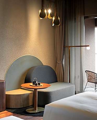 Deluxe Lake View Twin Room