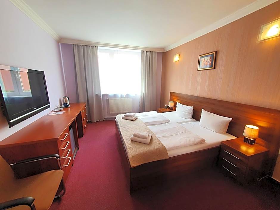 Relax Inn
