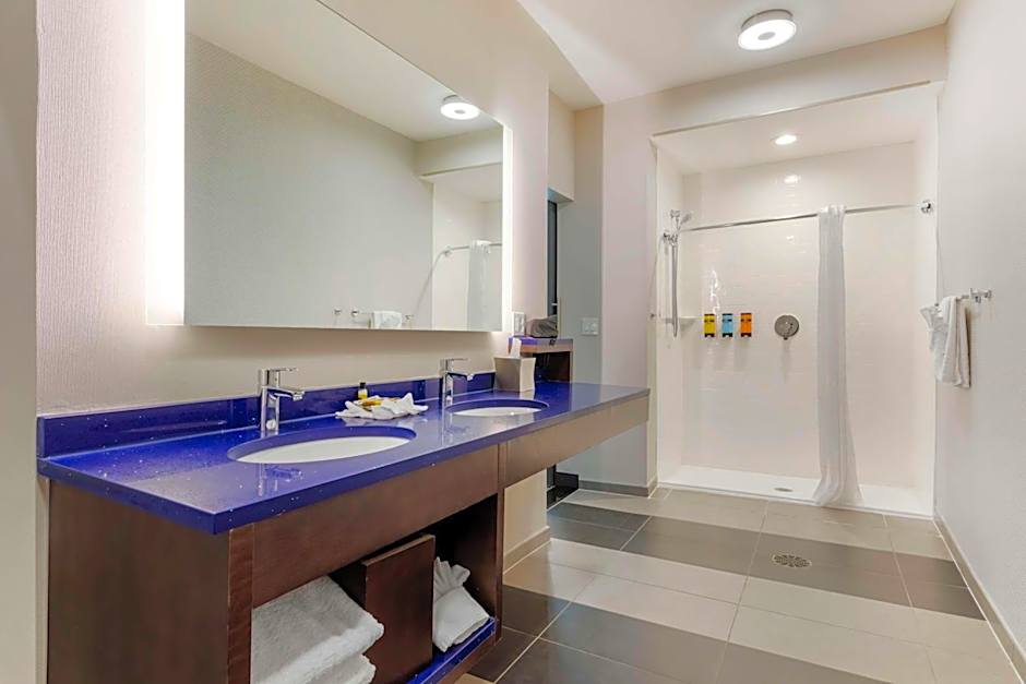 GLo Best Western Dallas South DeSoto