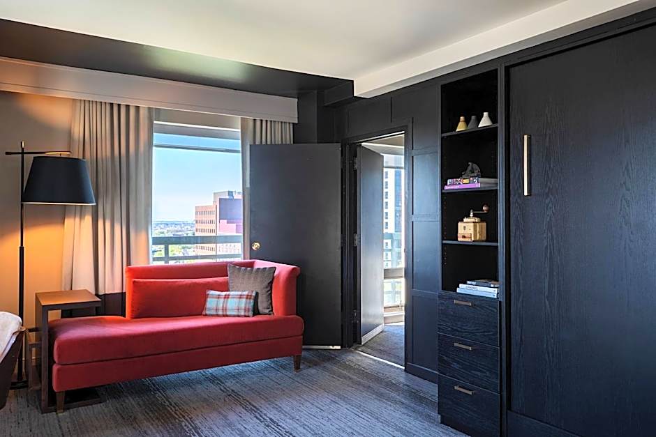 Renaissance by Marriott Philadelphia Downtown Hotel