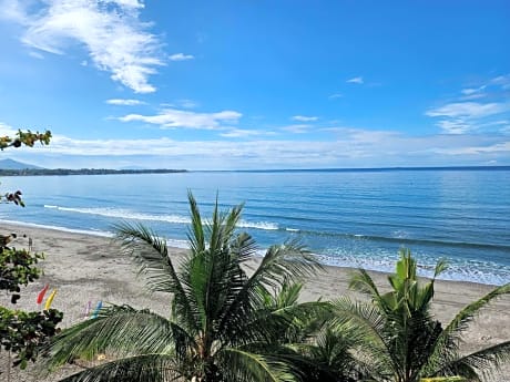 Bakasyunan Resort and Conference Center Zambales