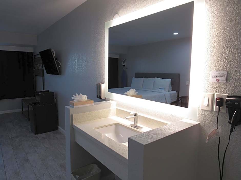 Capri Suites Anaheim