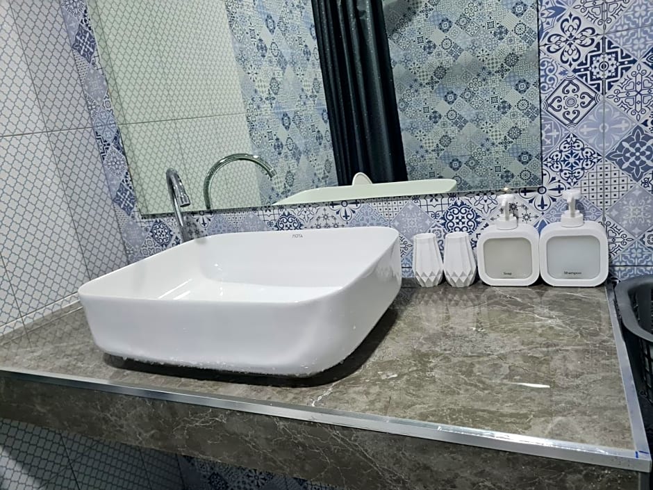 The Greenergy - NO LIFT - Book 48 hrs ahead - 4th floor