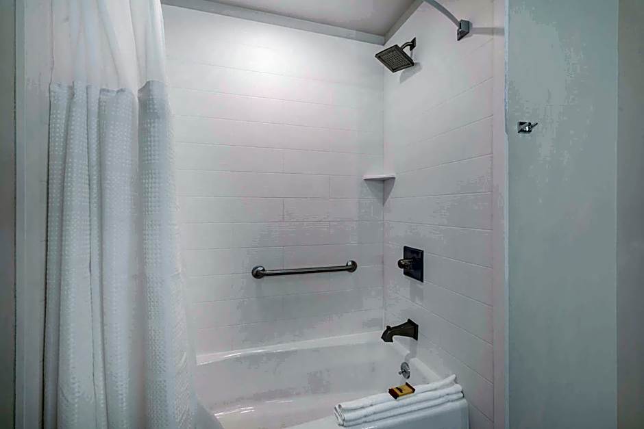 Best Western Plus Gardena Inn & Suites