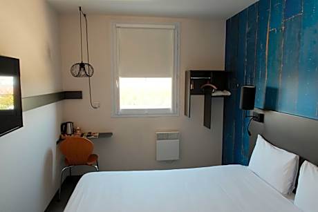 Standard Twin Room with One Bunk Bed