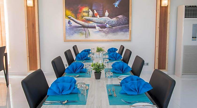 Reef Edge Thulusdhoo