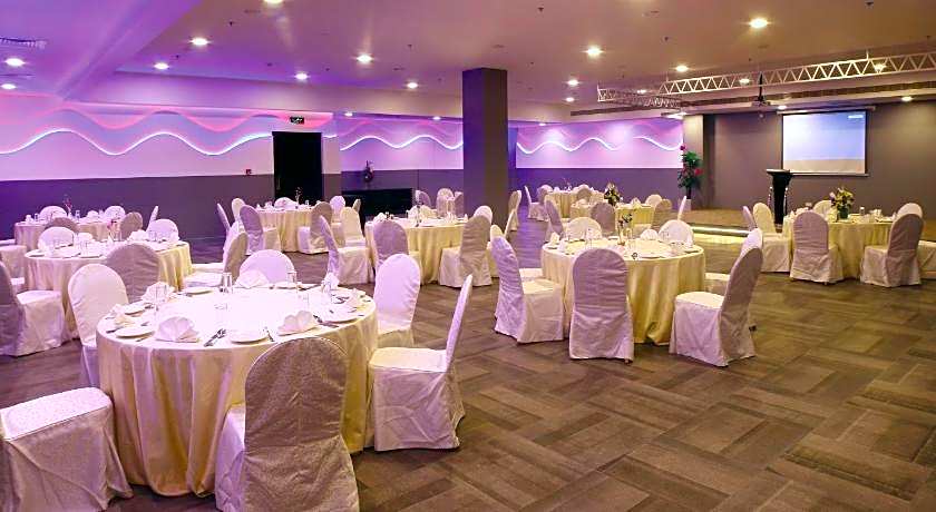 Park Regis Lotus Hotel