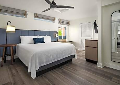 One-Bedroom King Suite