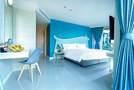 DELUXE OCEAN VIEW KING