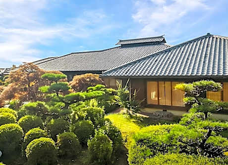 Kansai Airport Hotel Pine Villa