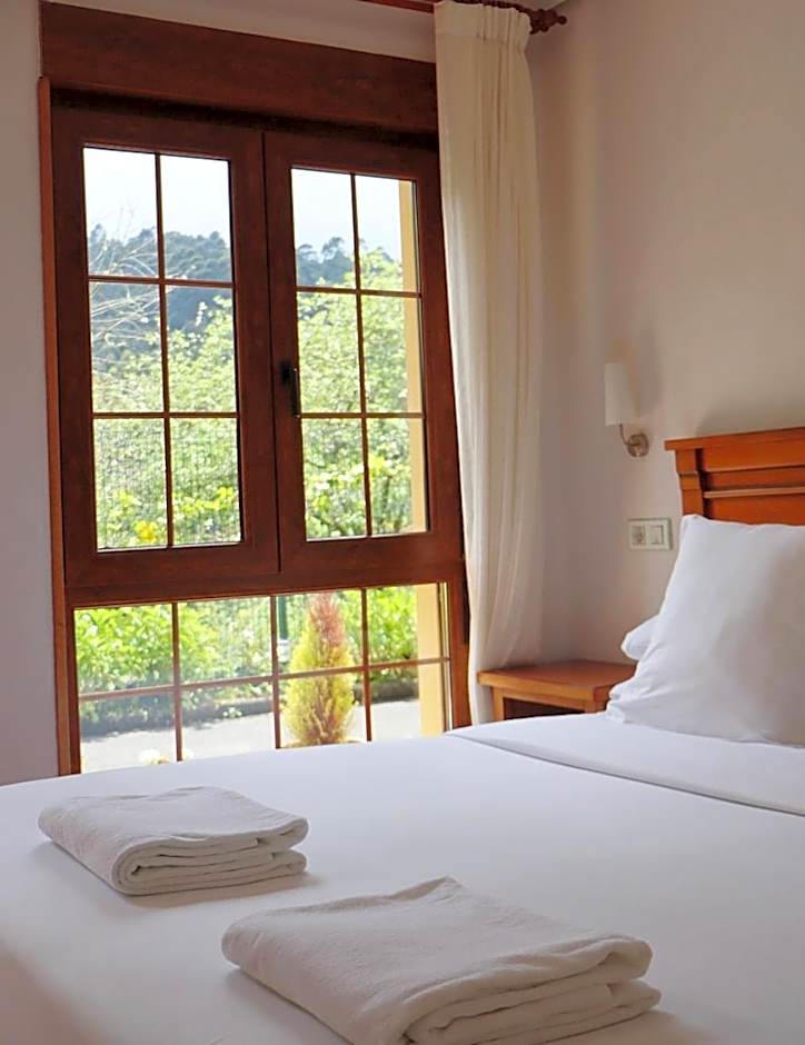Photo 1 of 3 of Double Room