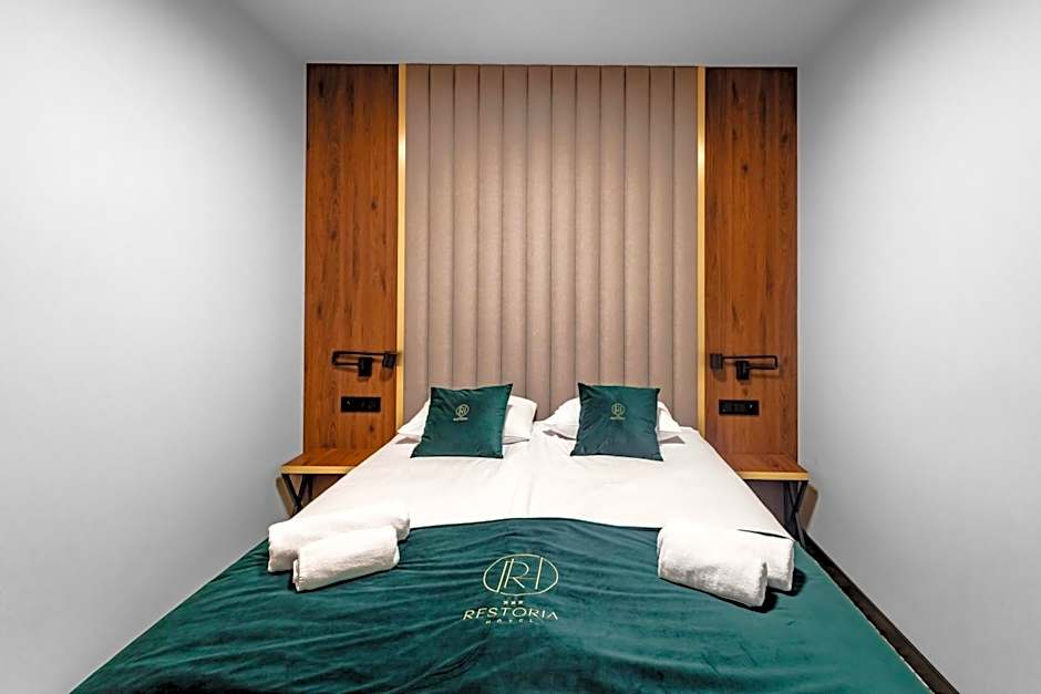 Restoria Hotel***