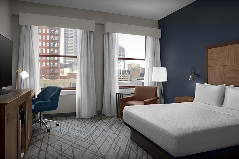 Hampton Inn By Hilton Indianapolis Downtown Across from Circle Centre