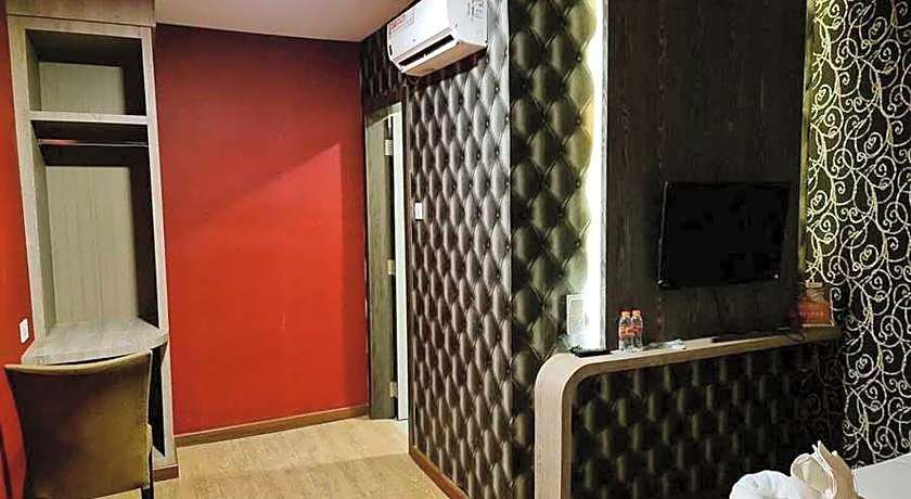 RedDoorz Plus near Nagoya Hill Batam 6