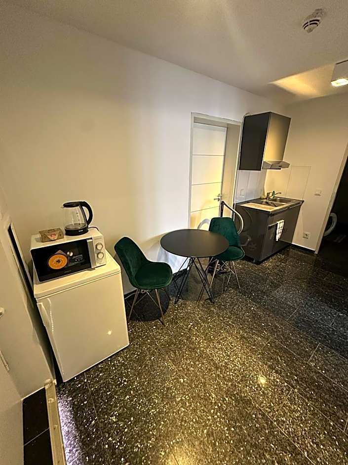 Al Nafurah Apartments