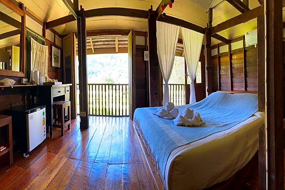 Lhongkhao Samoeng by Chi Villa