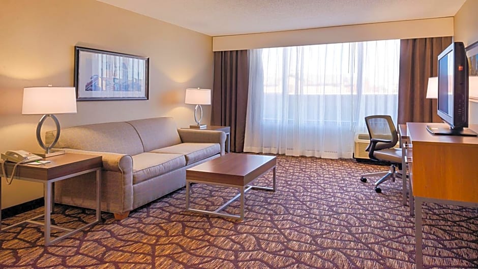Holiday Inn Hotel & Suites Warren by IHG