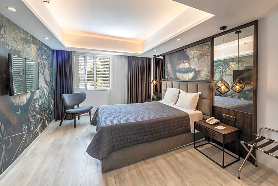 Almond Business Hotel