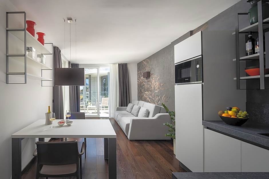 Aris Apartments & Sky Pool - Tonelli Hotels - Adult Friendly