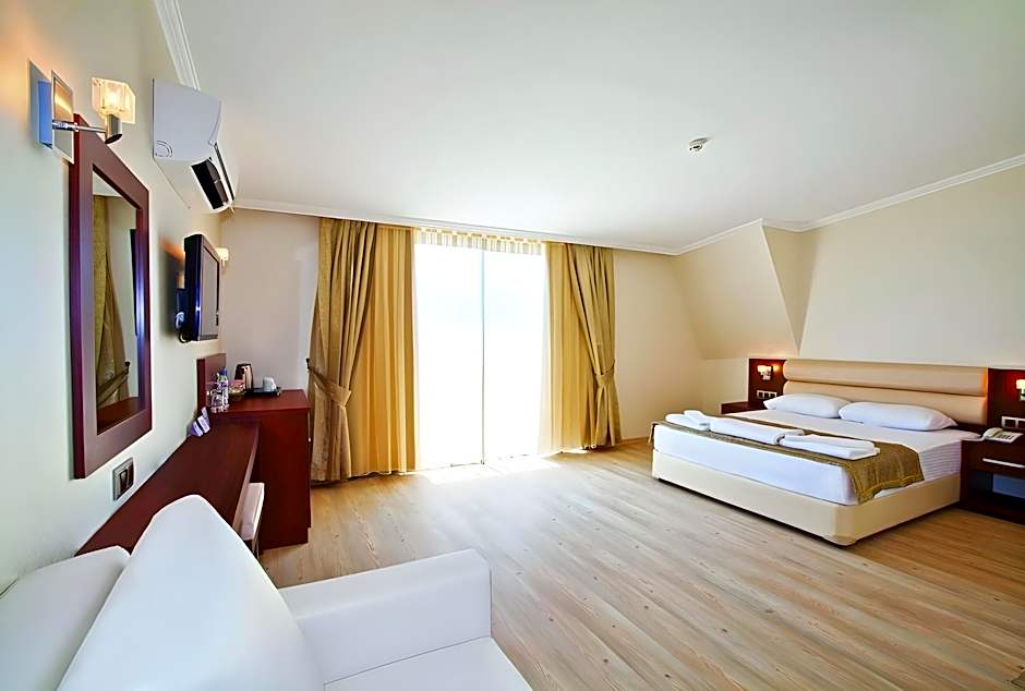 Aurasia Beach Hotel