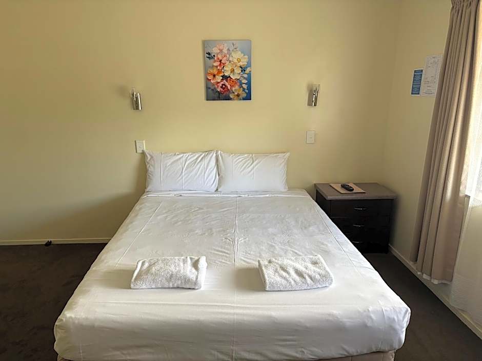 Devonwood Motel