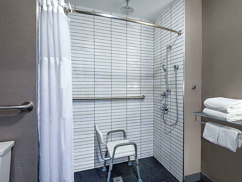 Wyndham Garden LaGuardia South