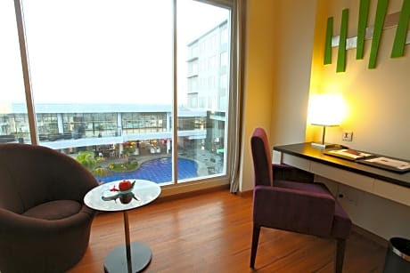 Deluxe Double Room with Pool View