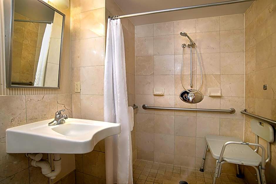 Sheraton Westport Chalet Hotel St. Louis