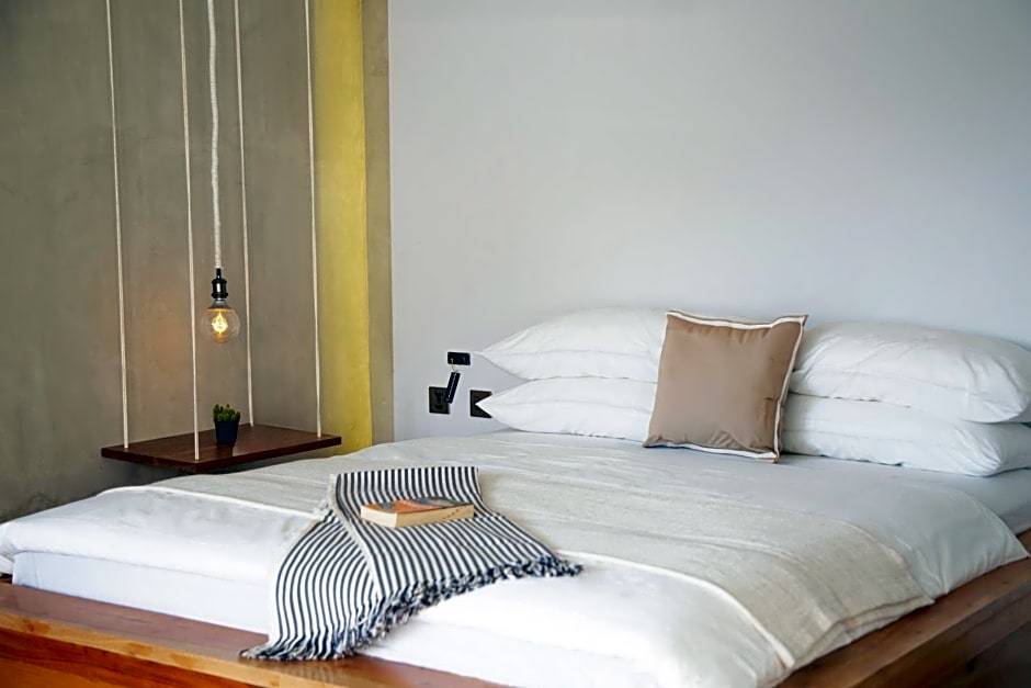 Flores Passport House