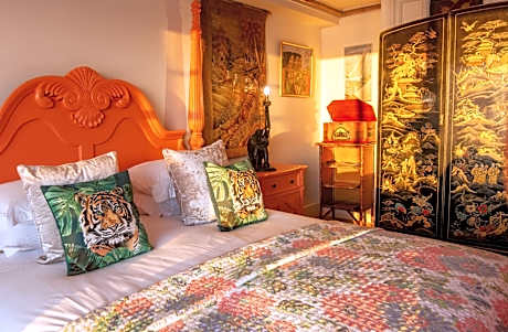 Suite with Hot Tub - Pet Friendly