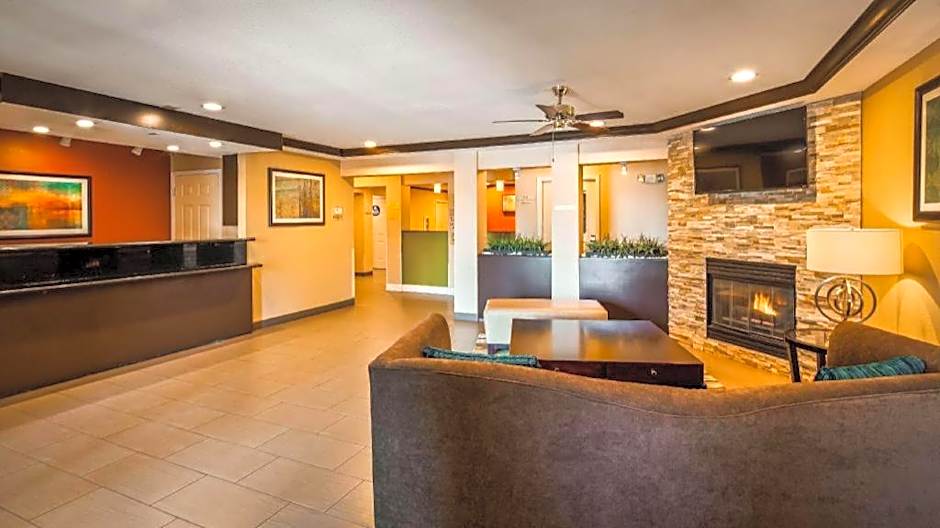 Best Western Plus Twin View Inn & Suites