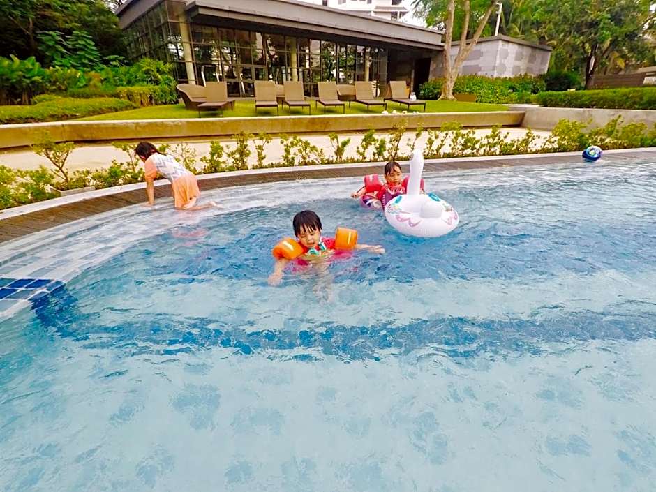 Rain Chaam Huahin by Joe