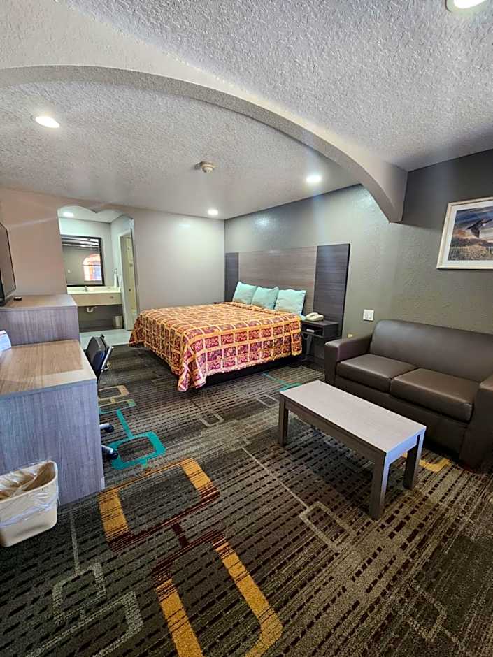 Scottish Inn and Suites Beaumont