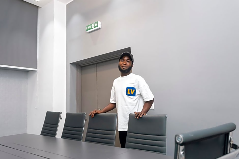 Roots Apartment Hotel