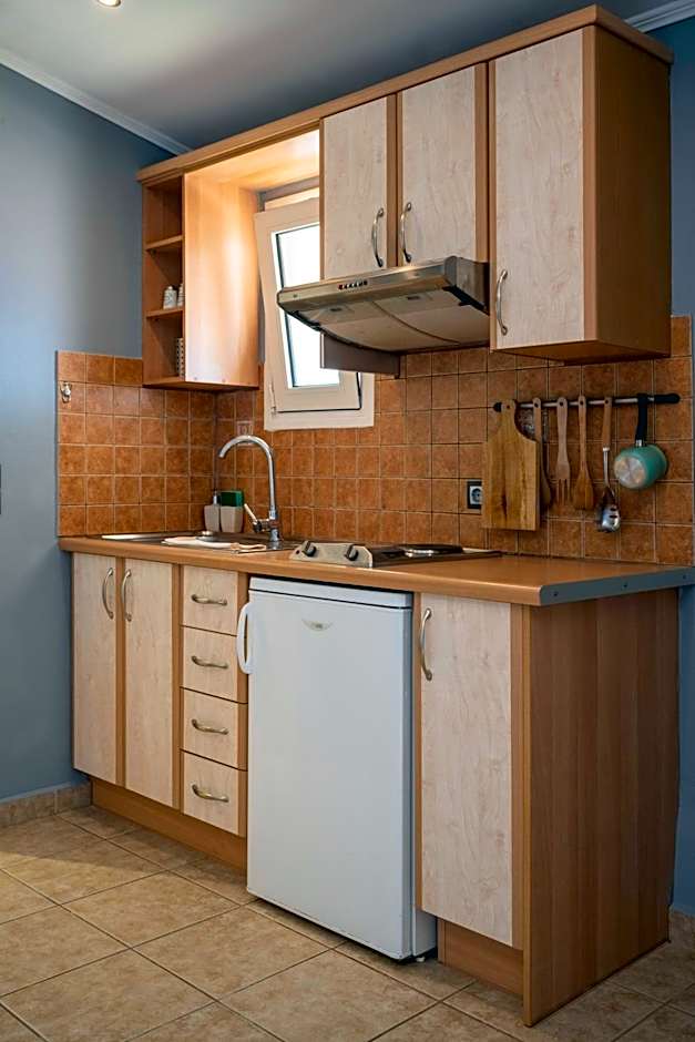 Helen's Studios & Apartments