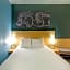 Ibis Queretaro