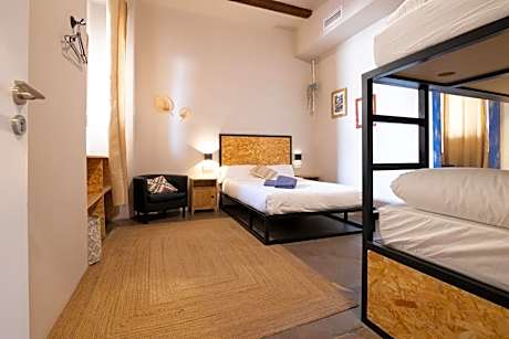 Quadruple Room with Shared Bathroom