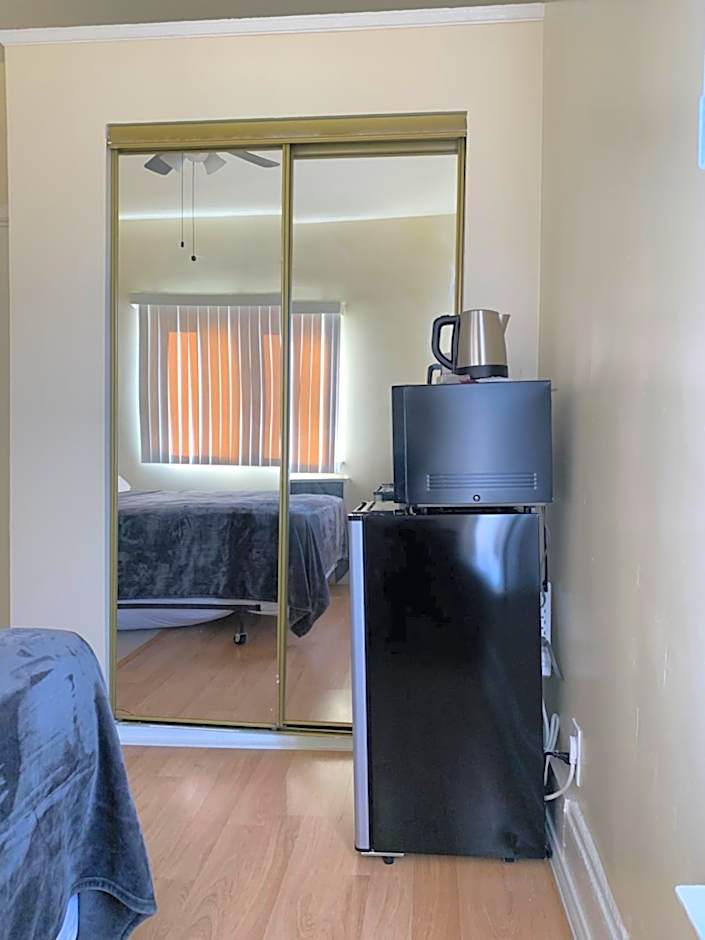 Pads on Pasadena Ave