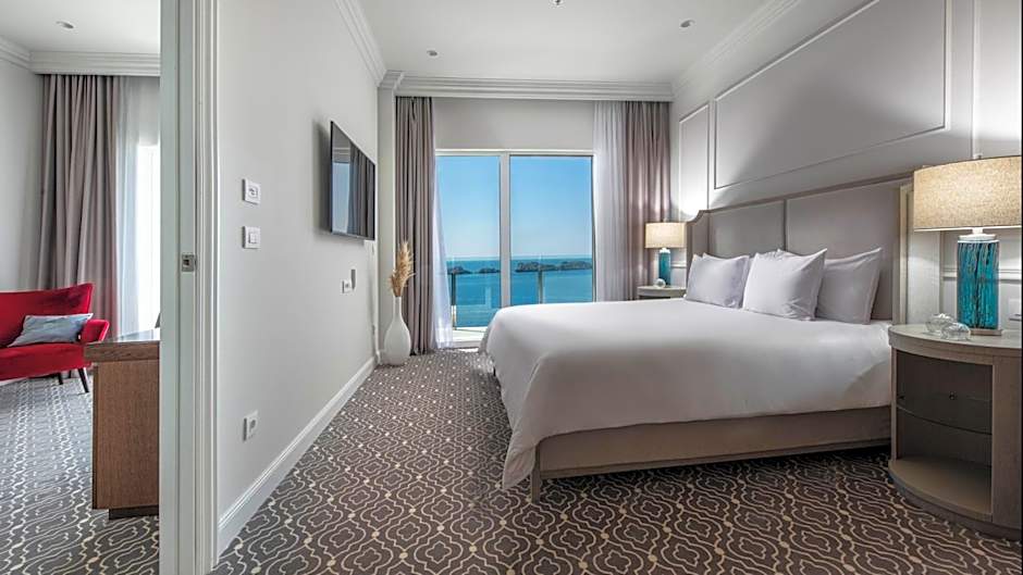 Royal Ariston Hotel