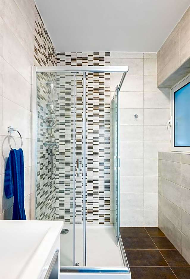 Msida Central Suites - EMMNIC Court