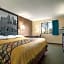 Super 8 by Wyndham Cedar Rapids