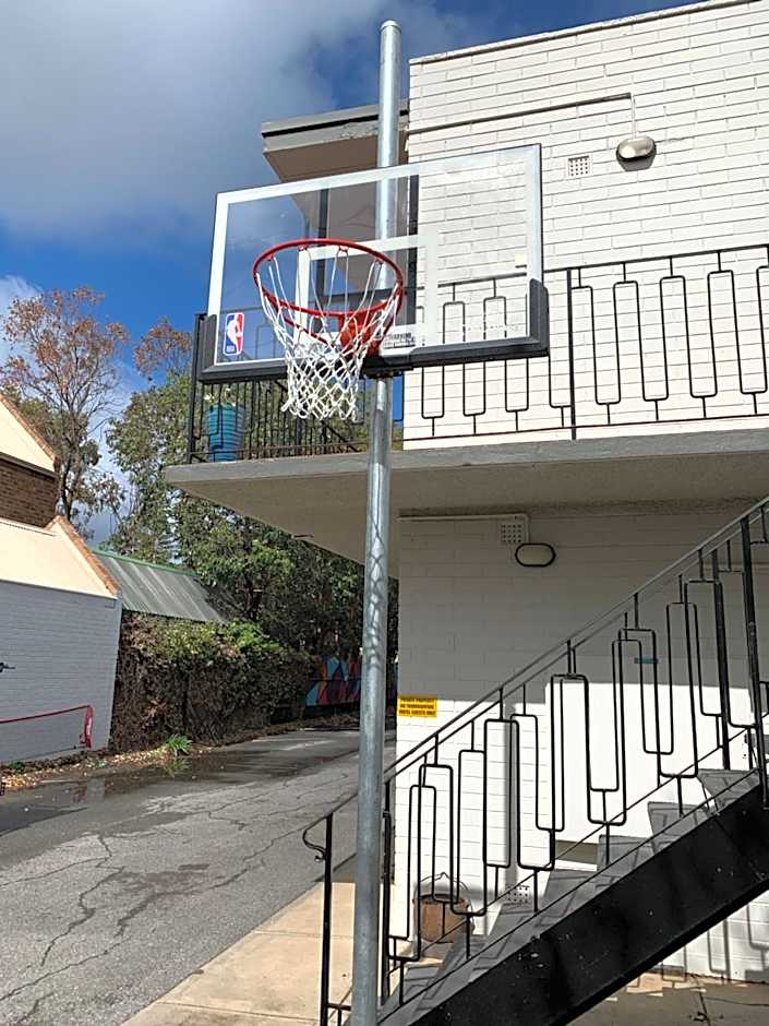 Hello Adelaide Motel and Apartments