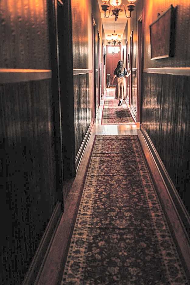 White House Hotel