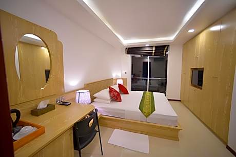 Deluxe Room with Sea View