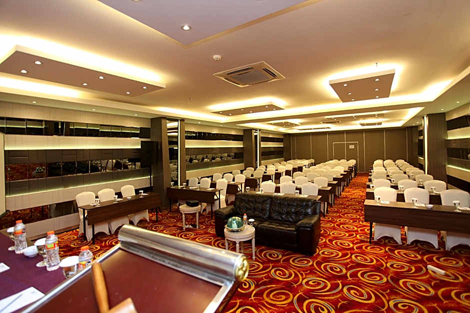 WThree Premier Hotel