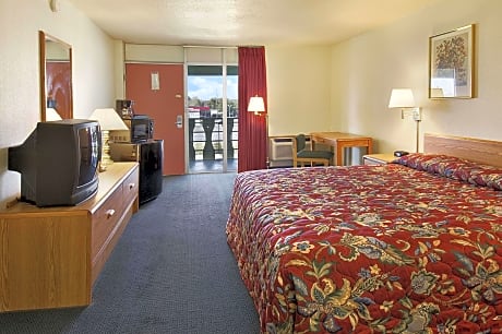 2 Queen Beds Smoking