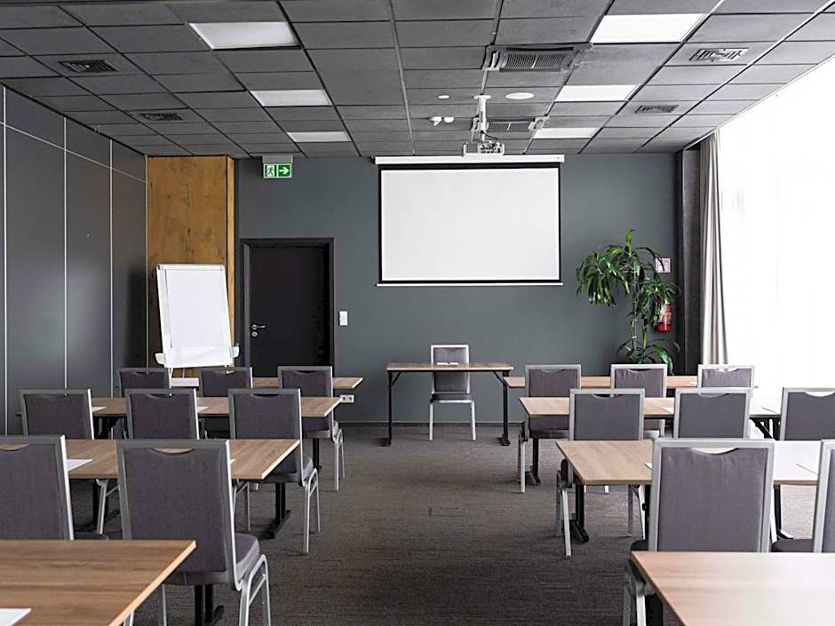 Ibis Poznan Polnoc