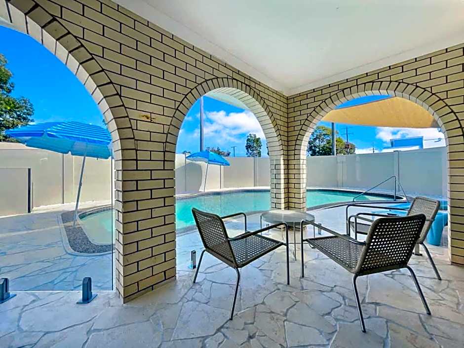 Bribie Beach House with Pool - Walk to Surf & Shops