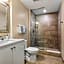 Spacious 4BR Luxury Condo Steps to French Quarter