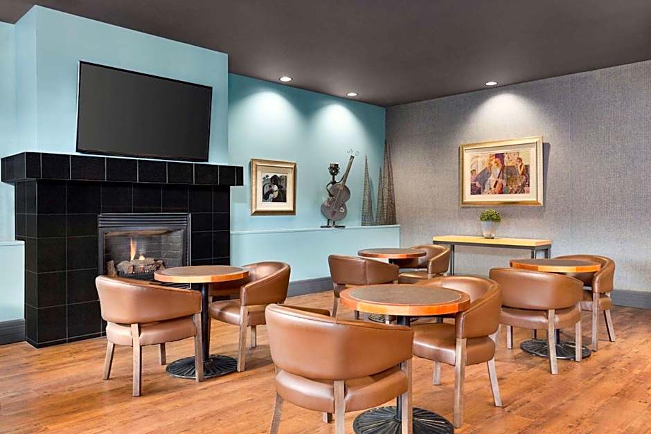 Royal Hotel Edmonton Airport Trademark Collection by Wyndham